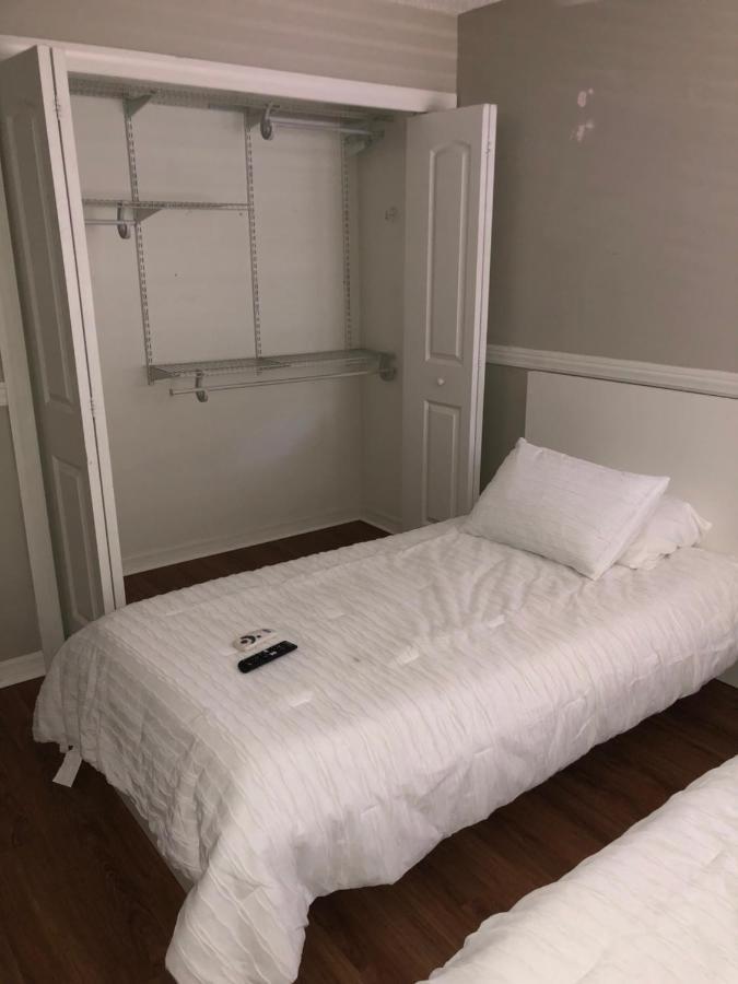 Willa Cheerful 3 Bed House In A Cul- De-Sac! Tampa Zewnętrze zdjęcie