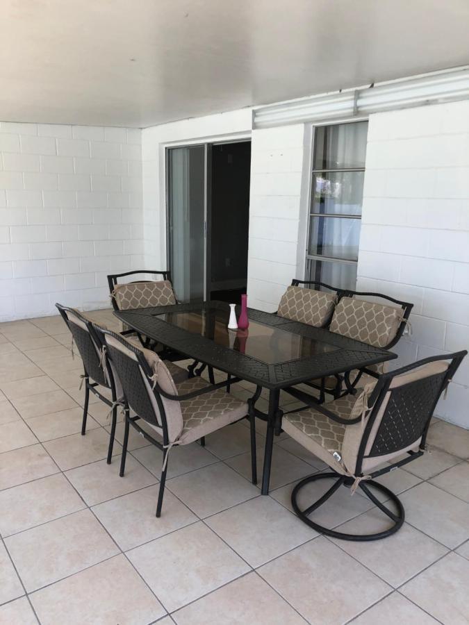 Willa Cheerful 3 Bed House In A Cul- De-Sac! Tampa Zewnętrze zdjęcie