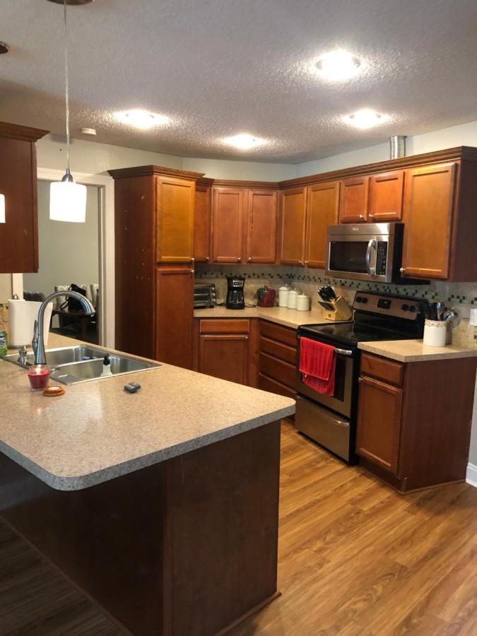 Willa Cheerful 3 Bed House In A Cul- De-Sac! Tampa Zewnętrze zdjęcie
