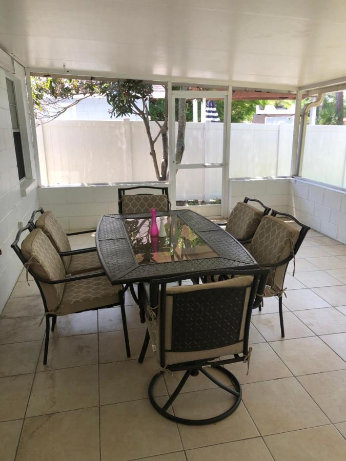 Willa Cheerful 3 Bed House In A Cul- De-Sac! Tampa Zewnętrze zdjęcie